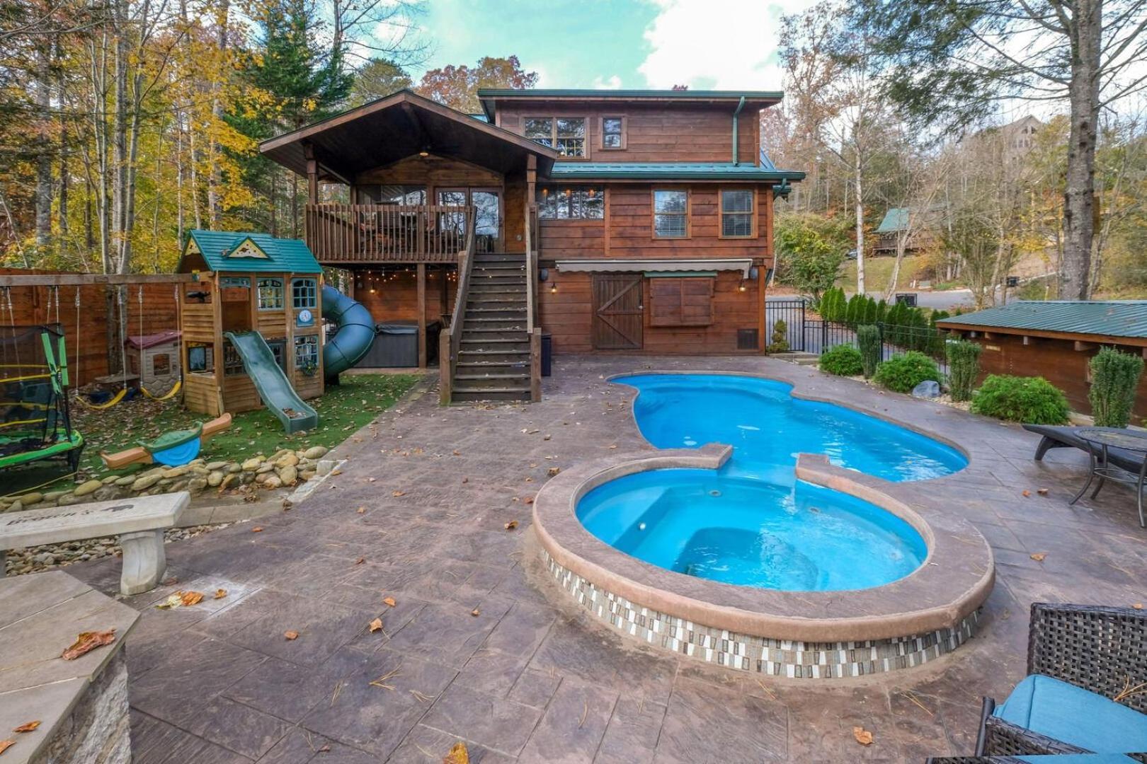 ガトリンバーグ Pitter Patter Swimming Pool Ht Near D'Townヴィラ エクステリア 写真